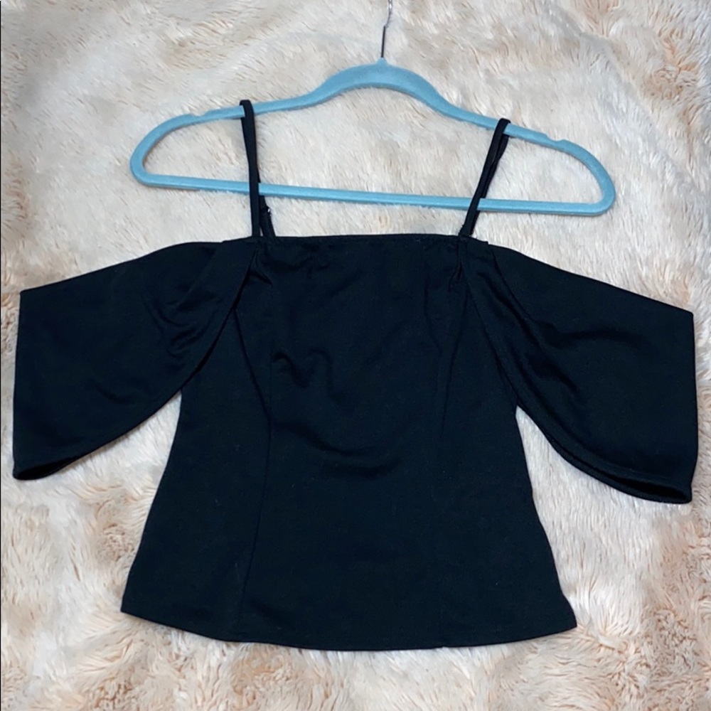 SOLD!!! Cold Shoulder Black Top NWOT - Picture 4 of 12